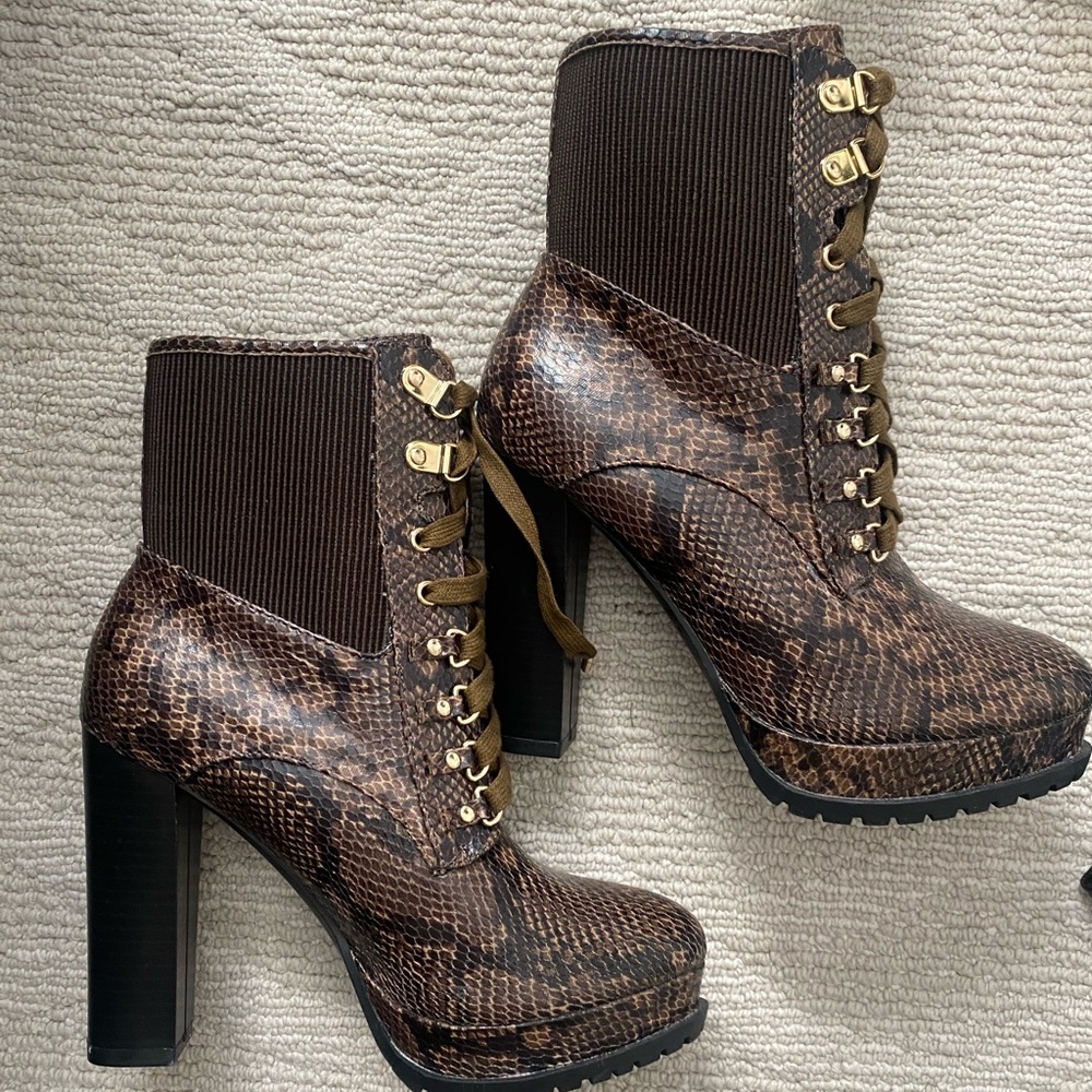 Heel boots
